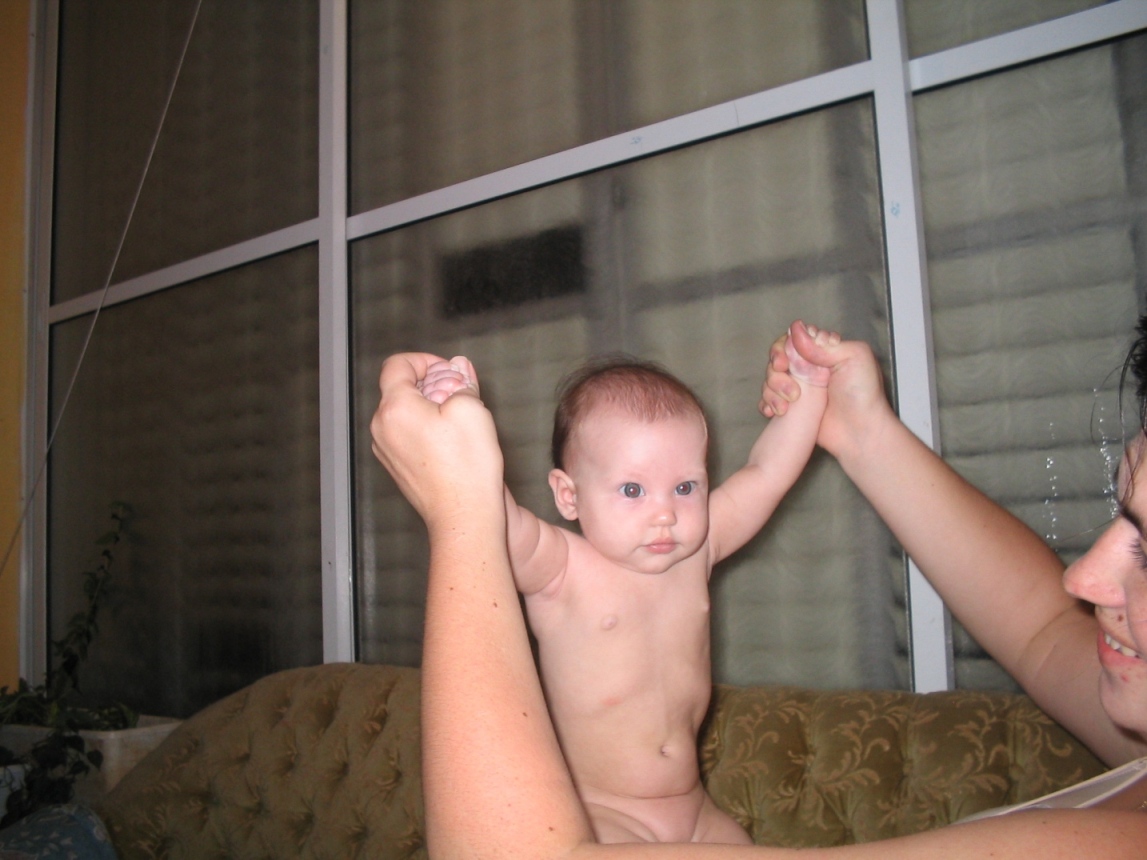 amalia4months03