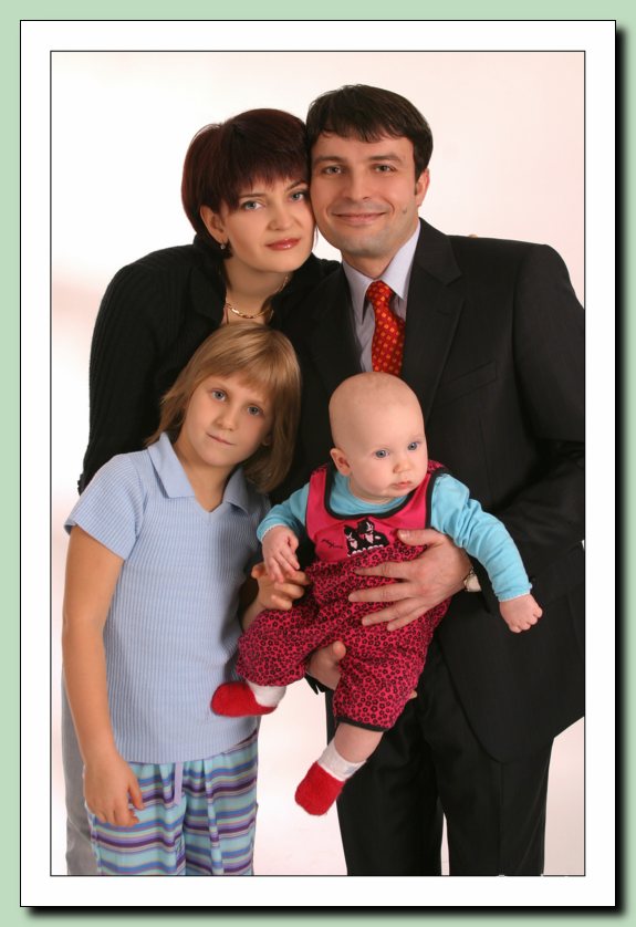 Половина семейки Адамс